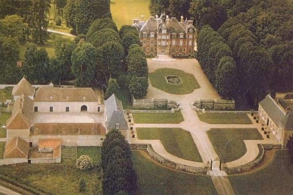 Charming Romantic Tower In Chateau Estate Ocquerre Esterno foto