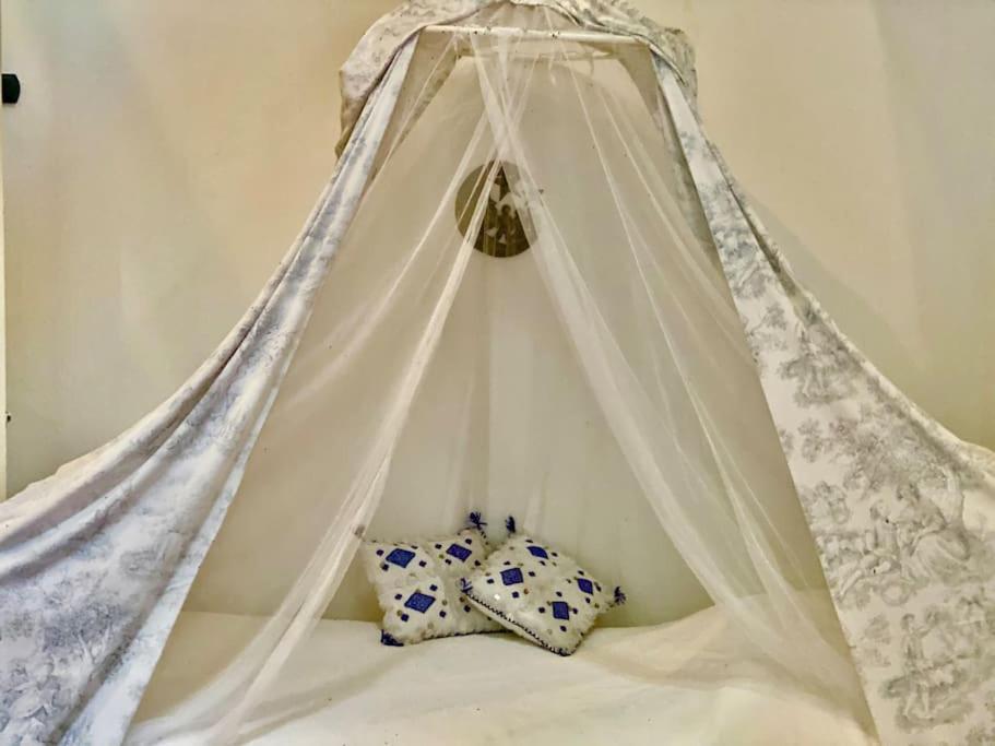Charming Romantic Tower In Chateau Estate Ocquerre Esterno foto