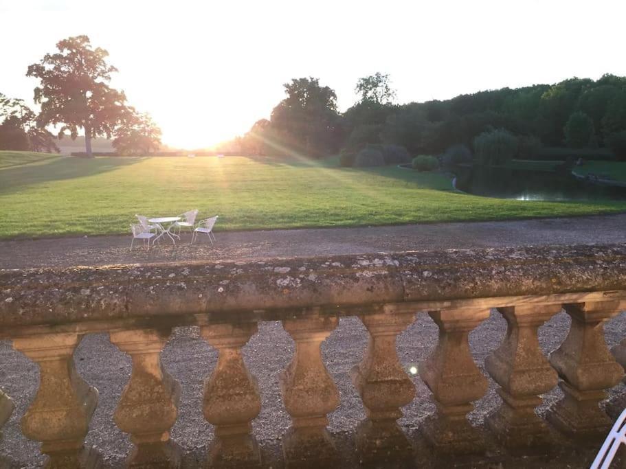Charming Romantic Tower In Chateau Estate Ocquerre Esterno foto